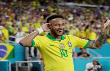 Neymar Suffers from Ankle Injury in World Cup