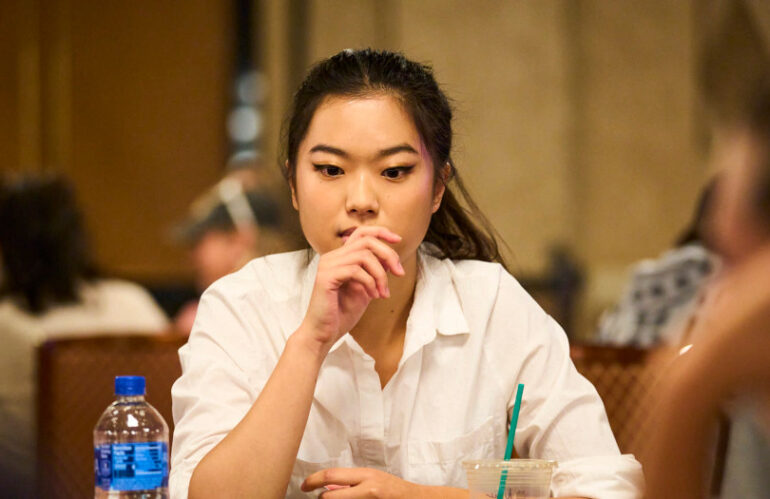 Female Chess Grandmaster Involved in a Poker Contest Prize Scandal